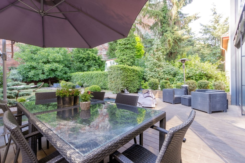 Die Terrasse eines Einfamilienhauses in Trier.