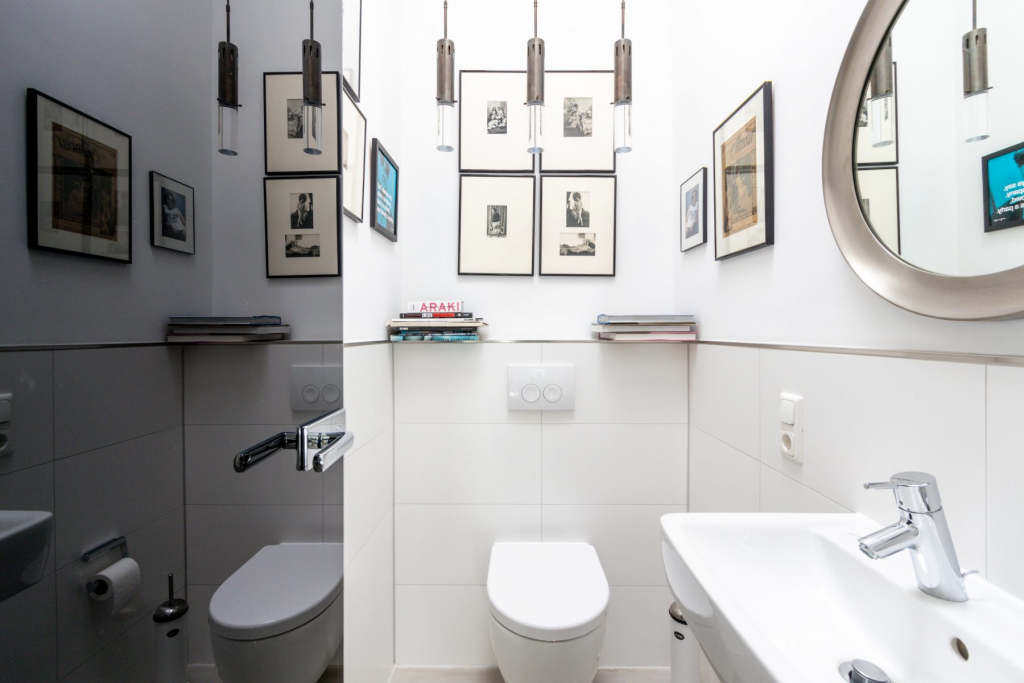 Das Gäste-WC eines Penthouses auf dem Petrisberg in Trier.